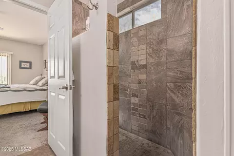 Bath - 793 E Blue Rock Way, Vail, AZ 85641 photo 2 of 4