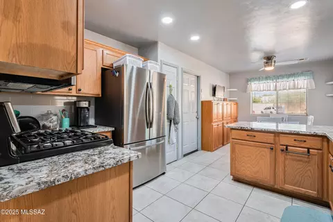 7172 S Shipmans Tale Ct, Tucson, AZ 85756