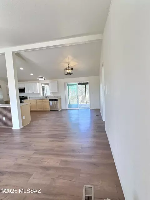 1098 E Katie Ln, Benson, AZ 85602 photo 9