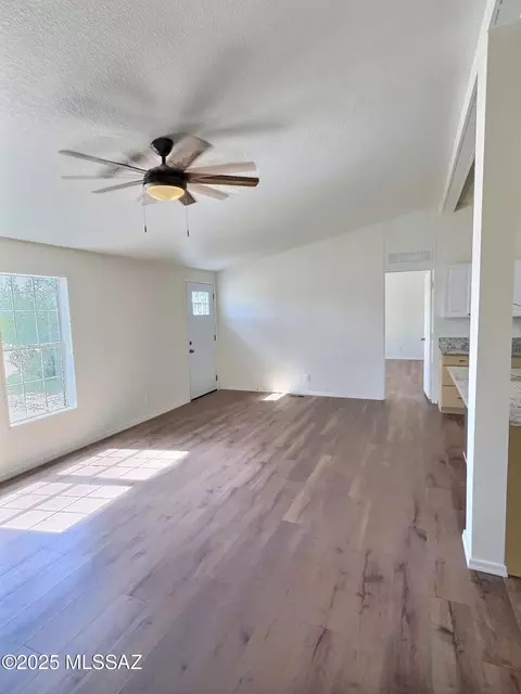 1098 E Katie Ln, Benson, AZ 85602 photo 7