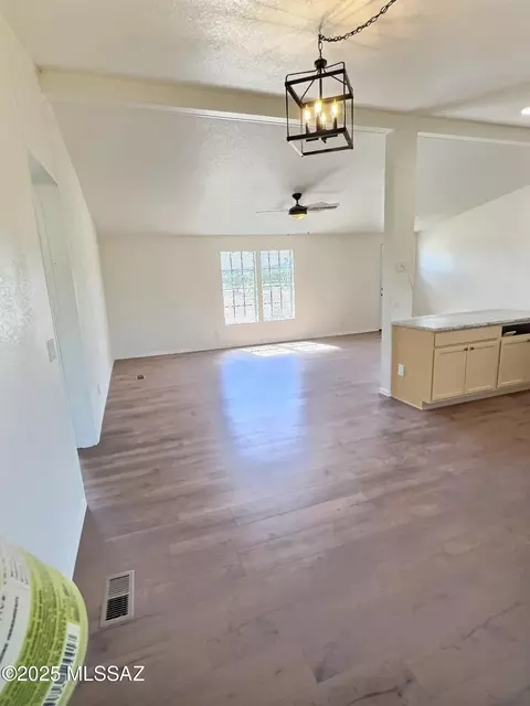 1098 E Katie Ln, Benson, AZ 85602 photo 8