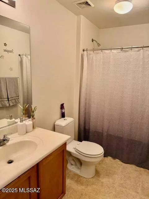 Bath - 6012 S Sweet Birch Ln, Tucson, AZ 85747 photo 3 of 3