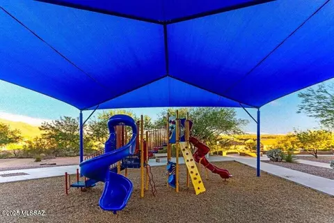 View/Area - 6012 S Sweet Birch Ln, Tucson, AZ 85747 photo 4 of 4
