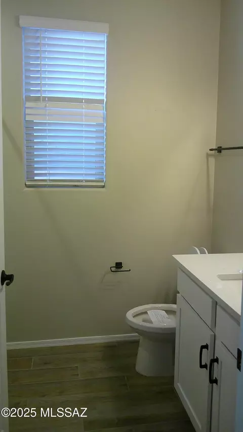 Bath - 12041 E Bohlman Dr, Vail, AZ 85641 photo 3 of 3