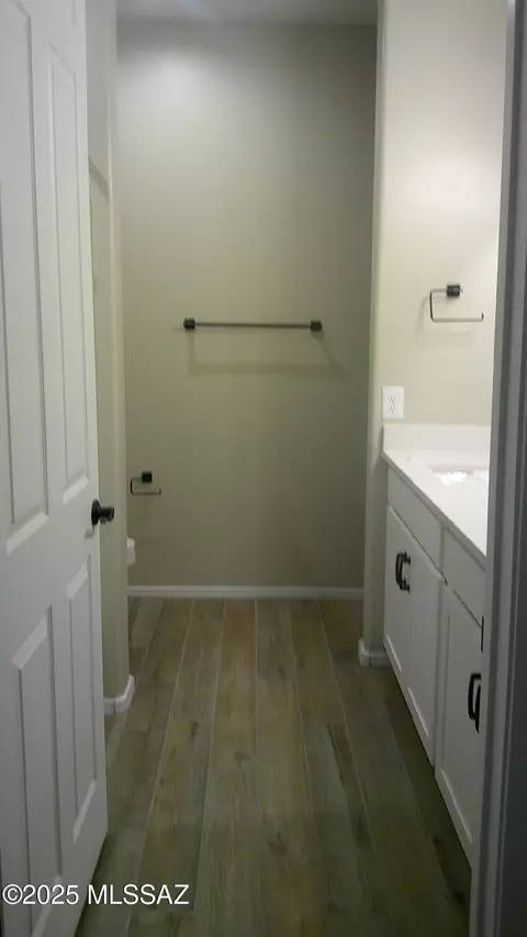 Bath - 12041 E Bohlman Dr, Vail, AZ 85641 photo 2 of 3