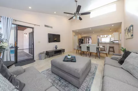 2835 E Weymouth Cir, Tucson, AZ 85716