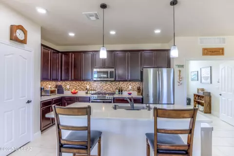 Kitchen - 10838 E Painted Mesa Pl, Vail, AZ 85641 photo 1 of 5