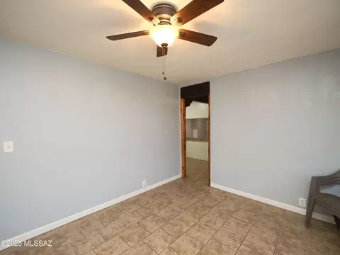 2207 S Hemlock Stra, Tucson, AZ 85713