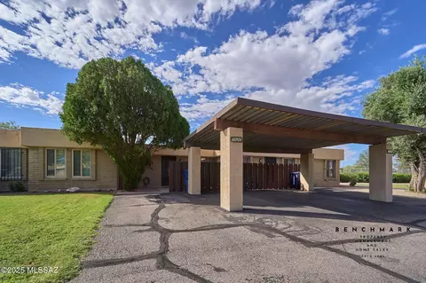 702 S Pantano Rd #E, Tucson, AZ 85710