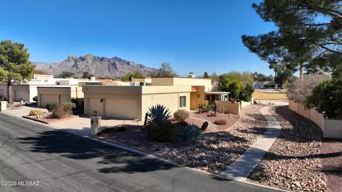 8674 N Arnold Palmer Dr, Tucson, AZ 85742