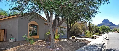 8292 N Rocky Brook Dr, Tucson, AZ 85743
