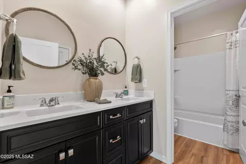 Bath - 14282 E Hub Dr, Vail, AZ 85641 photo 2 of 3