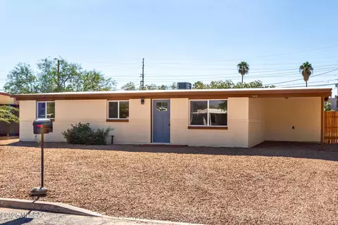 Exterior - 5402 E 28th St, Tucson, AZ 85711 photo 5 of 11