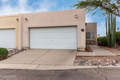 7252 E Caminito Feliz, Tucson, AZ 85710