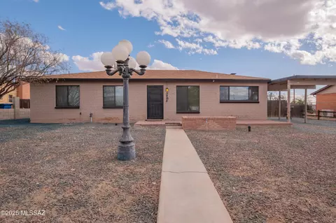 5828 E 36th St, Tucson, AZ 85711