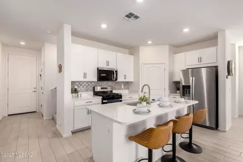 Kitchen - 11989 E Chamrod Dr, Vail, AZ 85641 photo 2 of 3