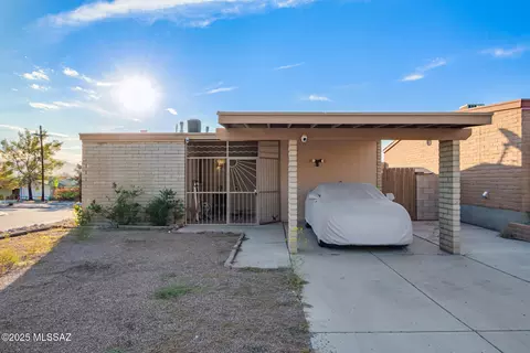 7003 N Starview Dr, Tucson, AZ 85741