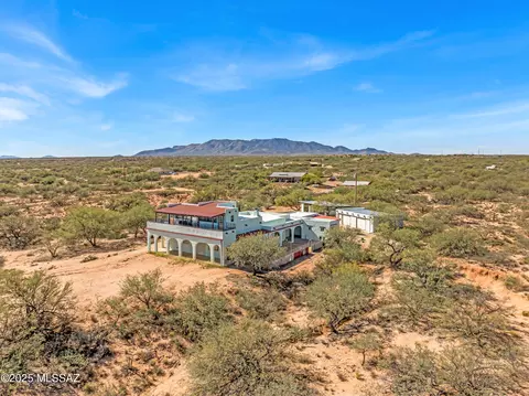 1140 W Jennella Dr, Benson, AZ 85602