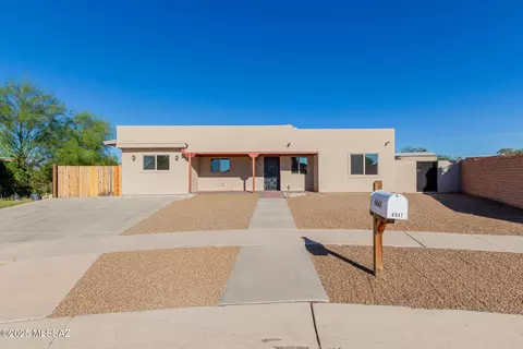6947 E Nelson Dr, Tucson, AZ 85730
