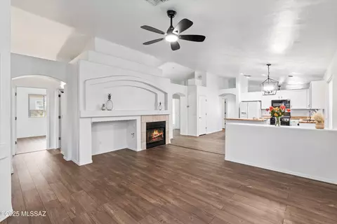 Living - 8806 E Mountain Spring Dr, Tucson, AZ 85747 photo 3 of 5