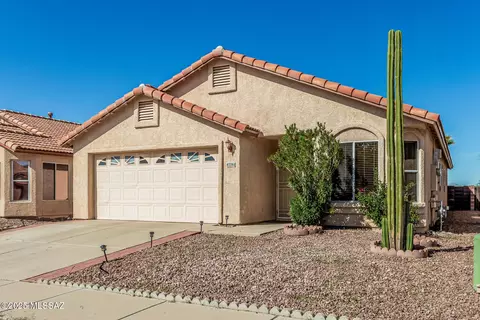 2264 W Silverbell Tree Dr, Tucson, AZ 85745