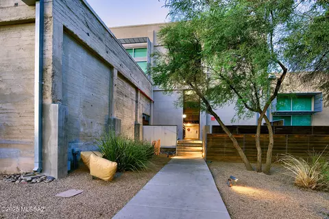 1001 E 17th St #109, Tucson, AZ 85719
