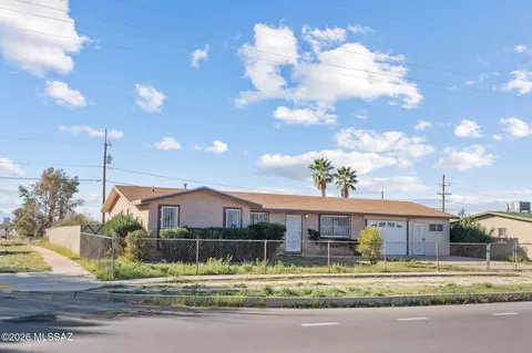 Exterior - 4440 E Drexel Rd, Tucson, AZ 85706 photo 2 of 9