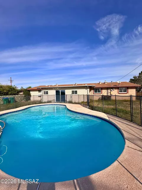Exterior - 4440 E Drexel Rd, Tucson, AZ 85706 photo 5 of 9