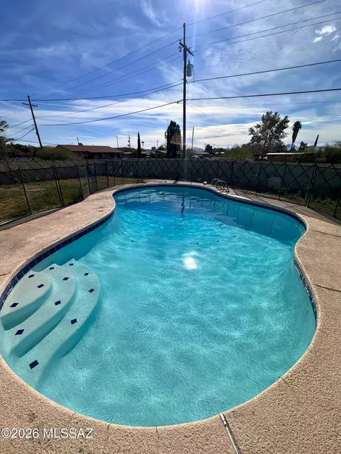 Exterior - 4440 E Drexel Rd, Tucson, AZ 85706 photo 6 of 9