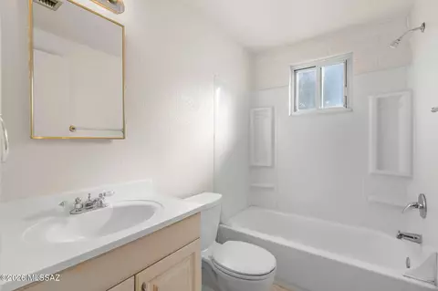 Bath - 4440 E Drexel Rd, Tucson, AZ 85706 photo 1 of 2