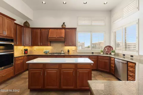 13807 N Maxfli Dr, Oro Valley, AZ 85755