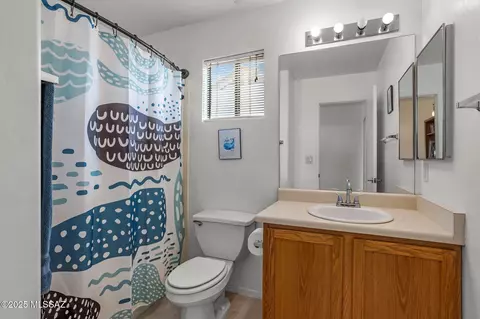 Bath - 8805 E Lions Spring Pl, Tucson, AZ 85747 photo 3 of 4