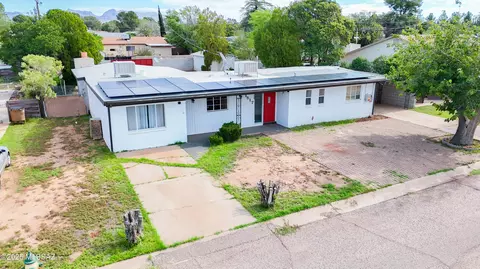 1517 Cochise Dr, Douglas, AZ 85607
