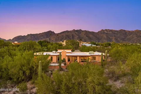 5084 E Calle De Las Chacras, Tucson, AZ 85718