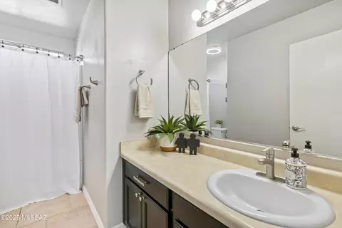 Bath - 3592 E Felix Blvd, Tucson, AZ 85706 photo 2 of 2