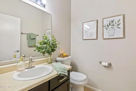 Bath - 3592 E Felix Blvd, Tucson, AZ 85706 photo 1 of 2