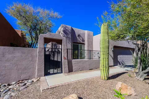 483 N Brook Park Dr, Tucson, AZ 85710