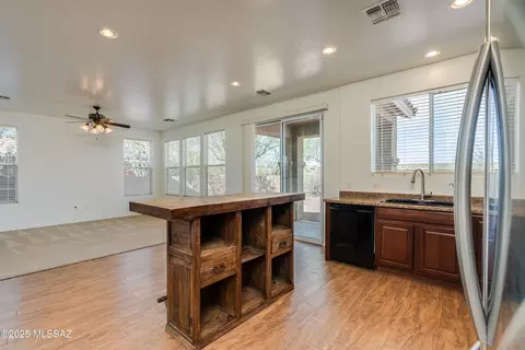 Kitchen - 17033 S Mesa Shadows Dr, Vail, AZ 85641 photo 5 of 6