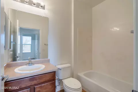 Bath - 17033 S Mesa Shadows Dr, Vail, AZ 85641 photo 1 of 5