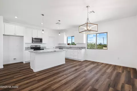 Kitchen - 3152 E Andrada Rd, Vail, AZ 85641 photo 1 of 7