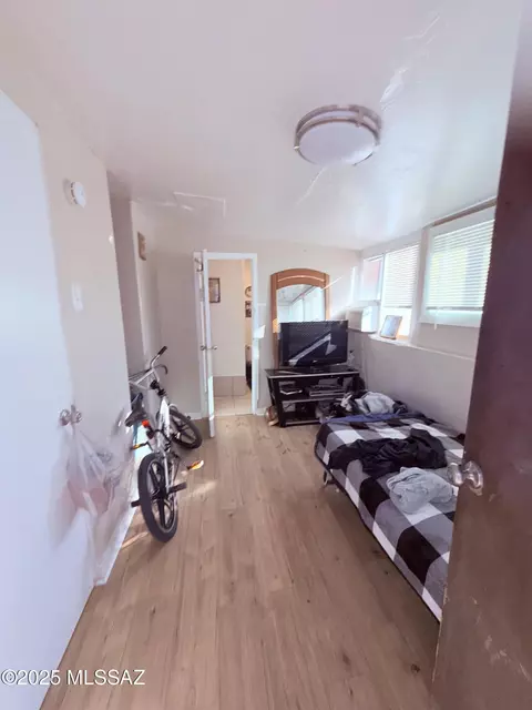 Bedroom - 525 E Navajo Rd, Tucson, AZ 85705 photo 1 of 1