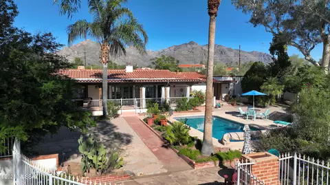 6760 N Casas Adobes Rd, Tucson, AZ 85704