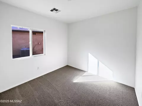 Bedroom - 5097 E Fishhook Ct, Tucson, AZ 85756 photo 6 of 9