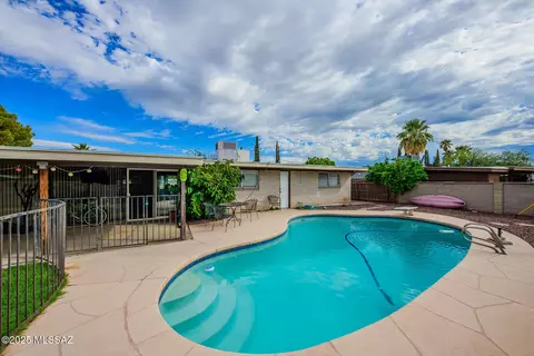 Exterior - 7528 E 33rd St, Tucson, AZ 85710 photo 5 of 7