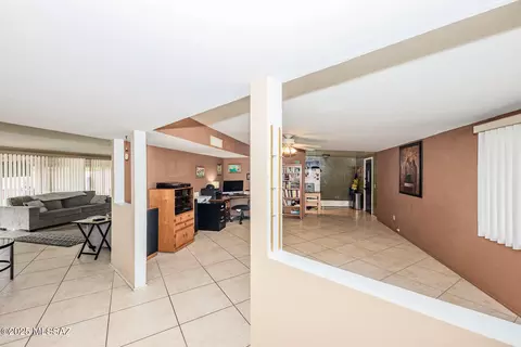 Entry Way - 7528 E 33rd St, Tucson, AZ 85710 photo 2 of 3