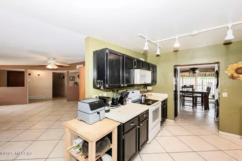Kitchen - 7528 E 33rd St, Tucson, AZ 85710 photo 1 of 3