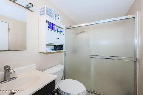 Bath - 7528 E 33rd St, Tucson, AZ 85710 photo 1 of 2