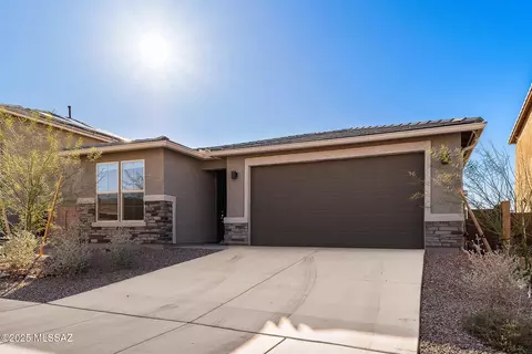 10190 S Rolling Water Dr, Vail, AZ 85641