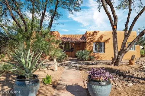 2821 E Lester St, Tucson, AZ 85716
