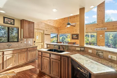 Kitchen - 11035 E Flicker Ln, Mount Lemmon, AZ 85619 photo 5 of 5